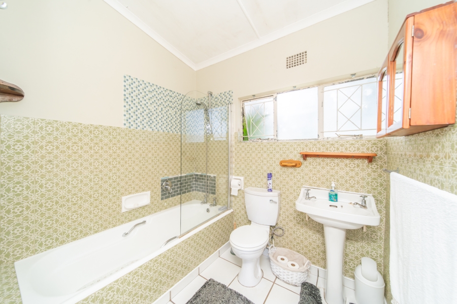 4 Bedroom Property for Sale in Bonza Bay Eastern Cape